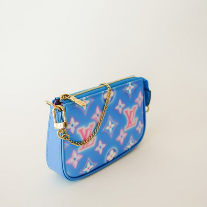 LOUIS VUITTON Vernis Valentine Mini Pochette Accessories Baby Blue Neon - Nour Archive Handbag