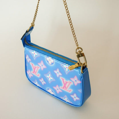 LOUIS VUITTON Vernis Valentine Mini Pochette Accessories Baby Blue Neon - Nour Archive Handbag